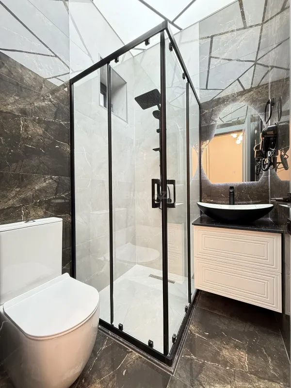 Satılır 5 otaqlı həyət evi 180 m²