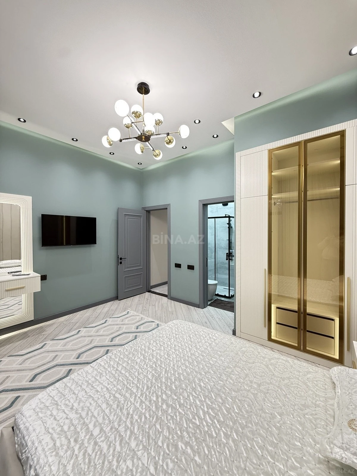 Satılır 5 otaqlı həyət evi 180 m²