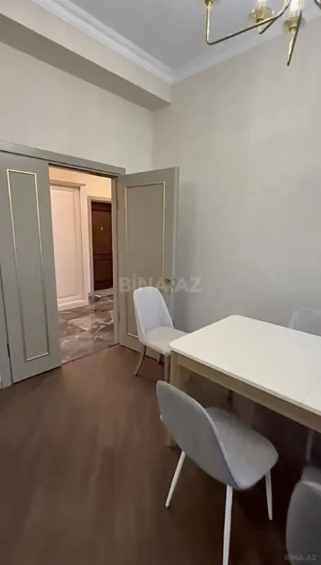 Satılır 3 otaqlı mənzil 101 m²