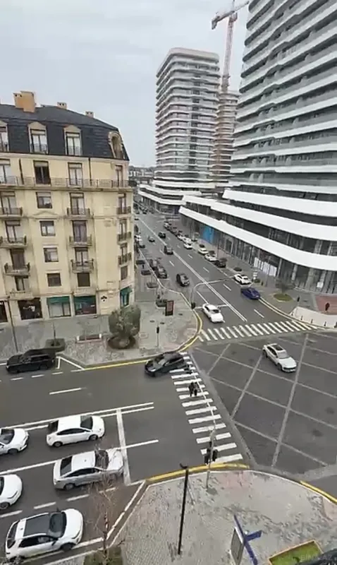 Satılır 3 otaqlı mənzil 101 m²