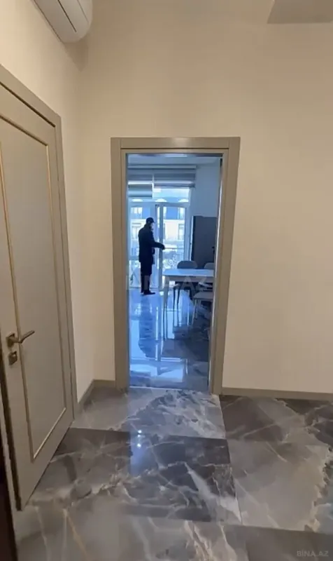 Satılır 3 otaqlı mənzil 101 m²