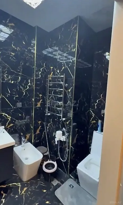 Satılır 3 otaqlı mənzil 101 m²