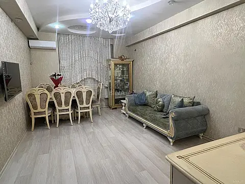 Satılır 2 otaqlı mənzil 72 m²