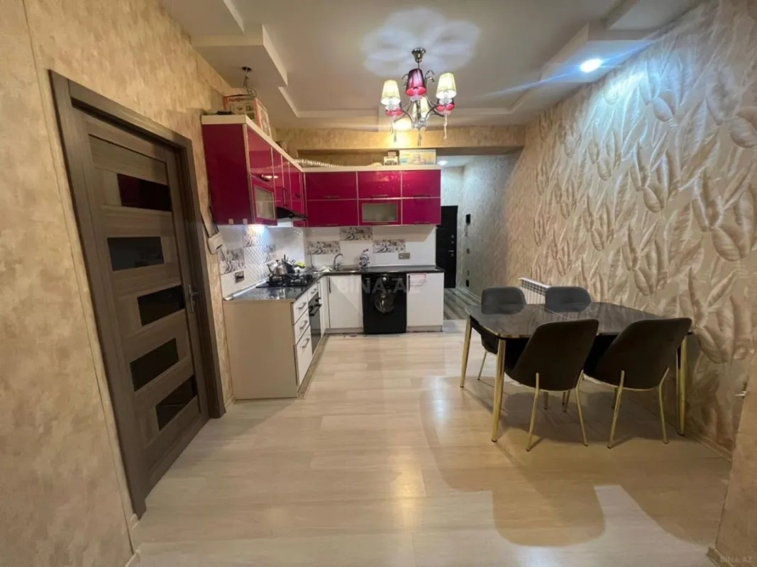 Satılır 2 otaqlı mənzil 72 m²