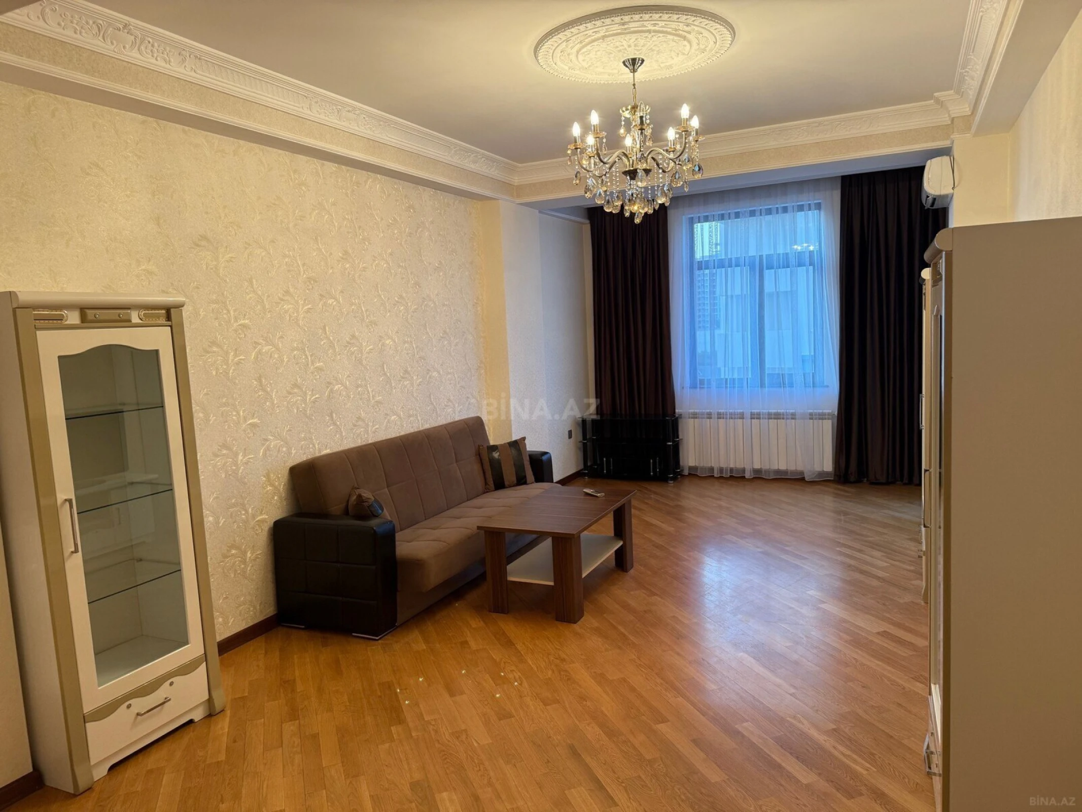 Kirayə verilir 2 otaqlı mənzil 110 m²