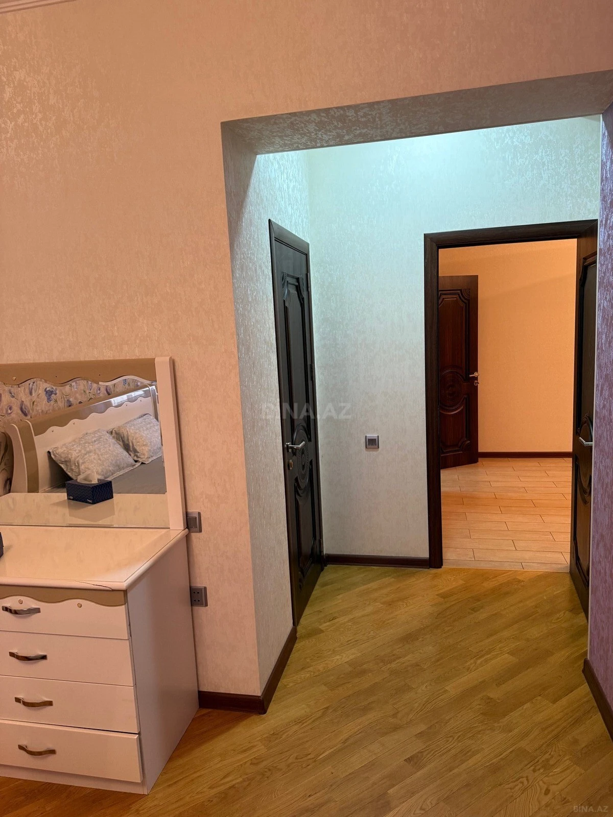 Kirayə verilir 2 otaqlı mənzil 110 m²