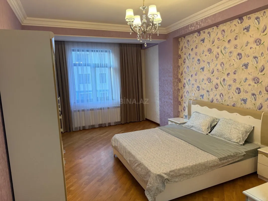Kirayə verilir 2 otaqlı mənzil 110 m²