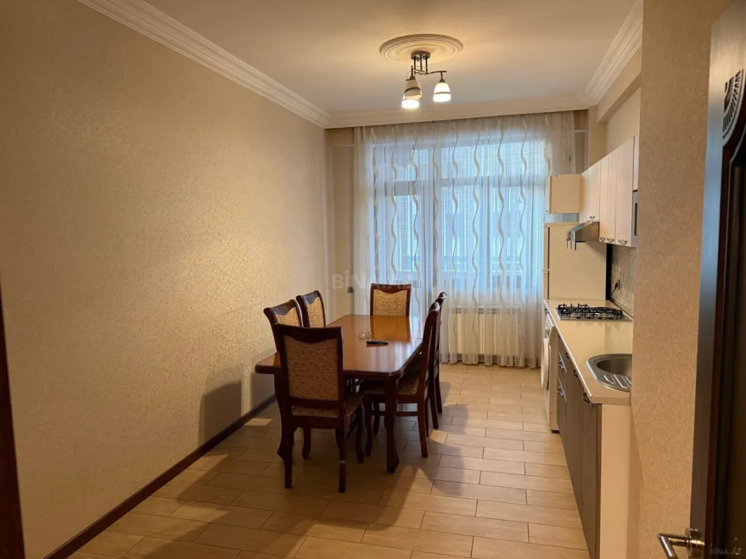 Kirayə verilir 2 otaqlı mənzil 110 m²