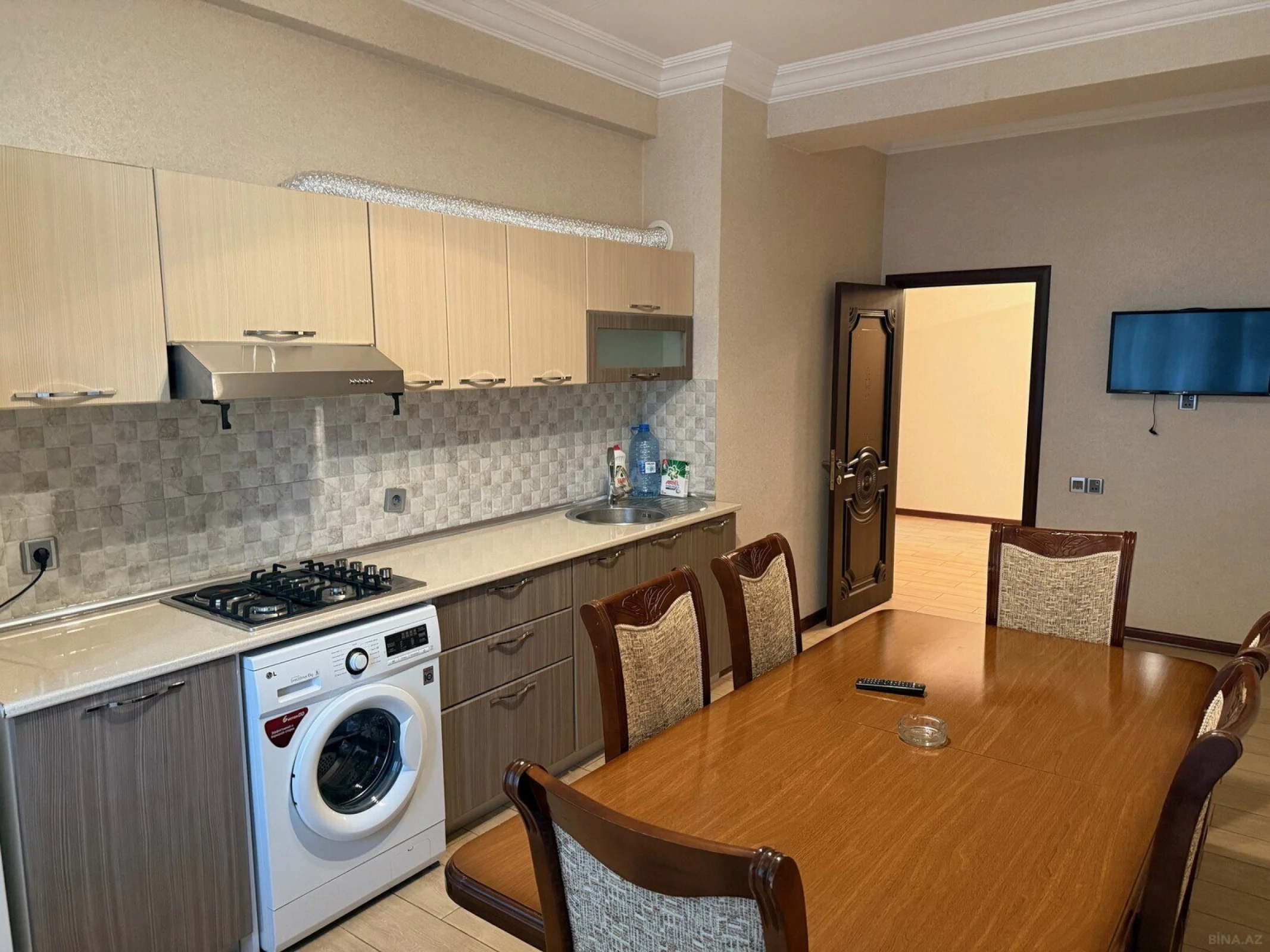 Kirayə verilir 2 otaqlı mənzil 110 m²