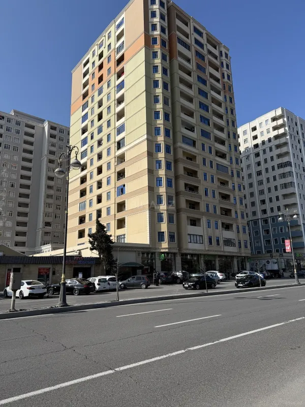Kirayə verilir 2 otaqlı mənzil 110 m²