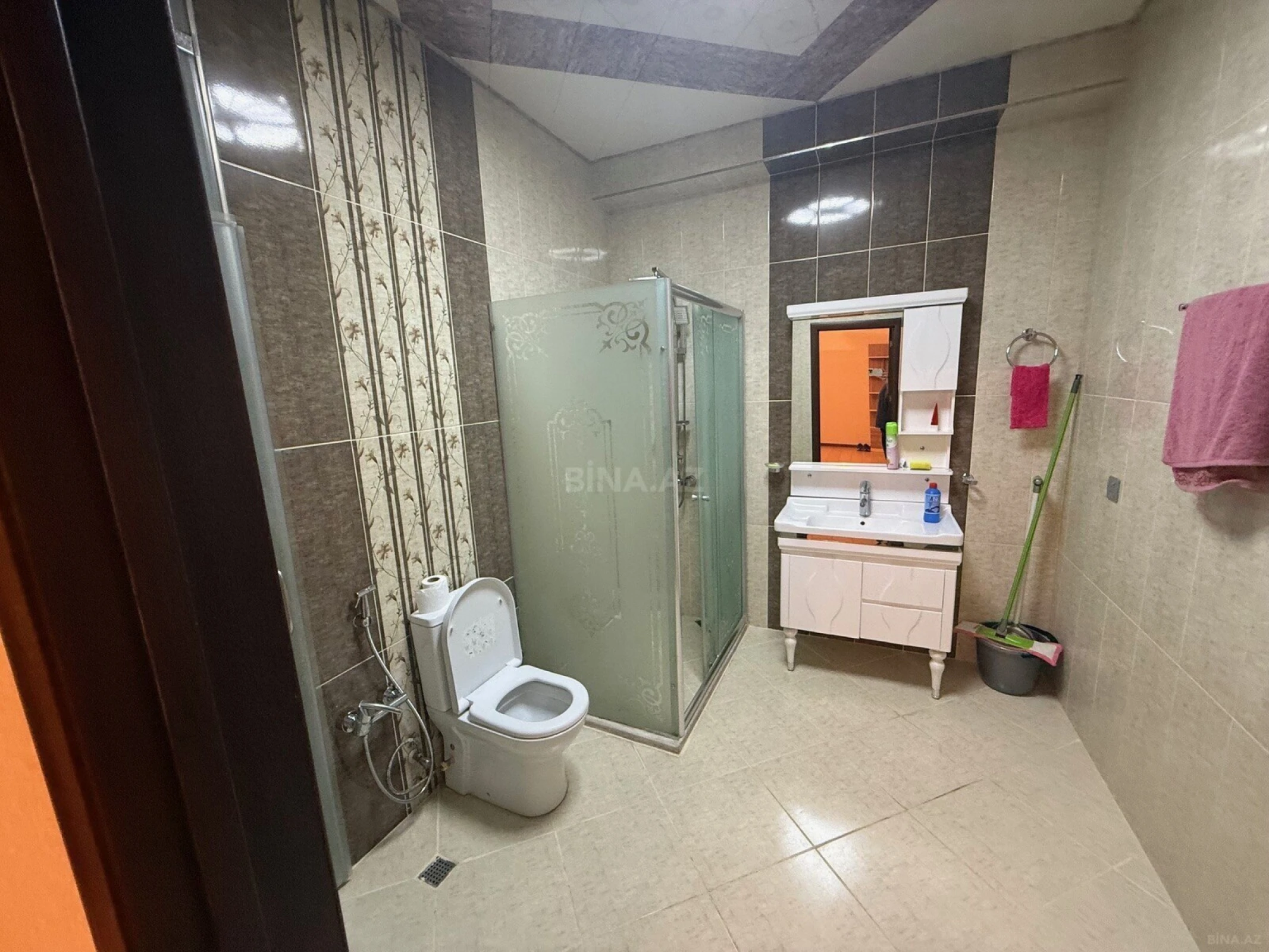 Kirayə verilir 2 otaqlı mənzil 110 m²