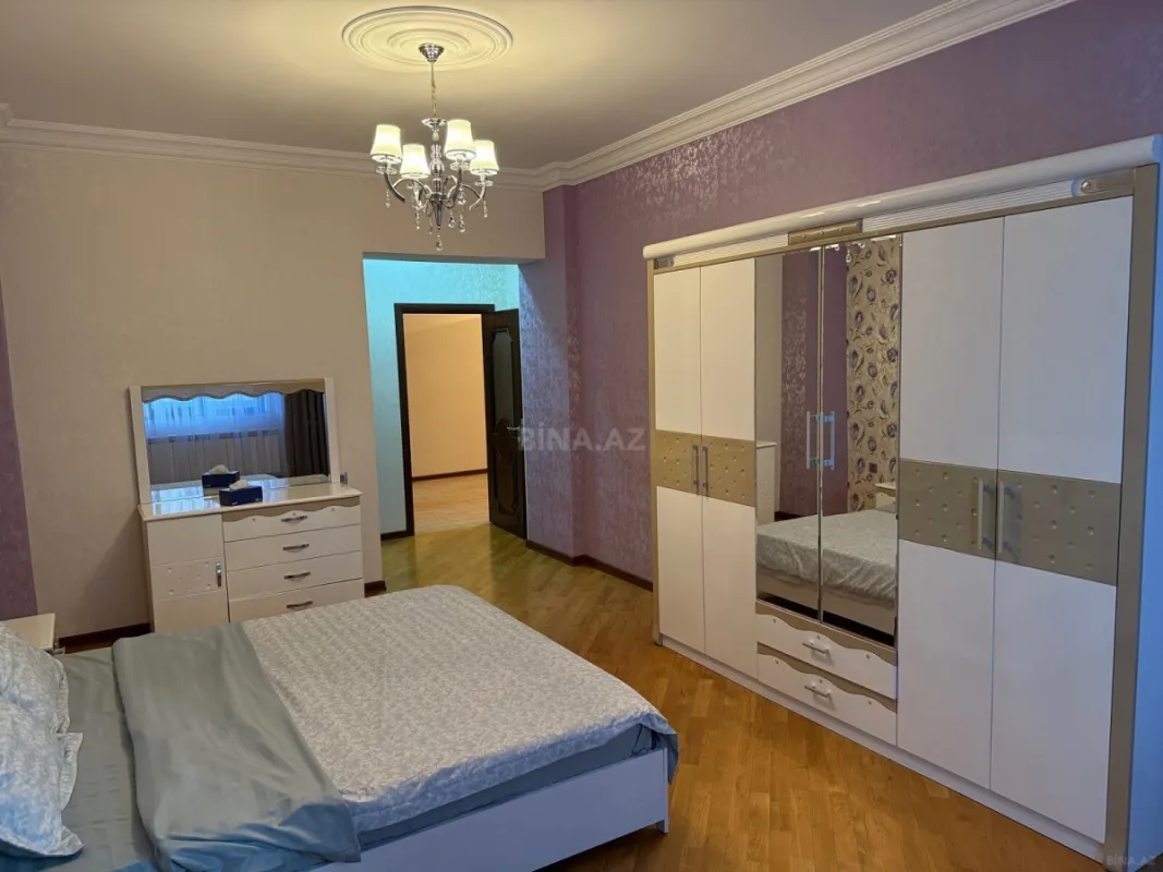 Kirayə verilir 2 otaqlı mənzil 110 m²