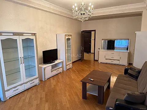 Kirayə verilir 2 otaqlı mənzil 110 m²