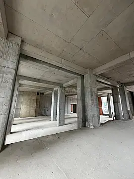 Satılır obyekt 728 m²