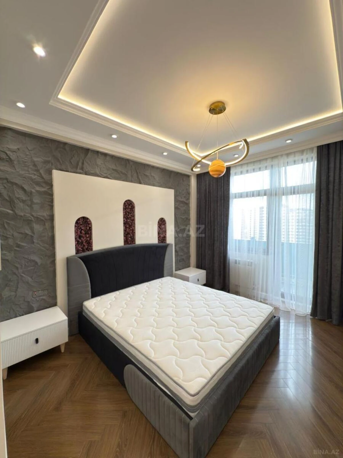 Satılır 3 otaqlı mənzil 118 m²