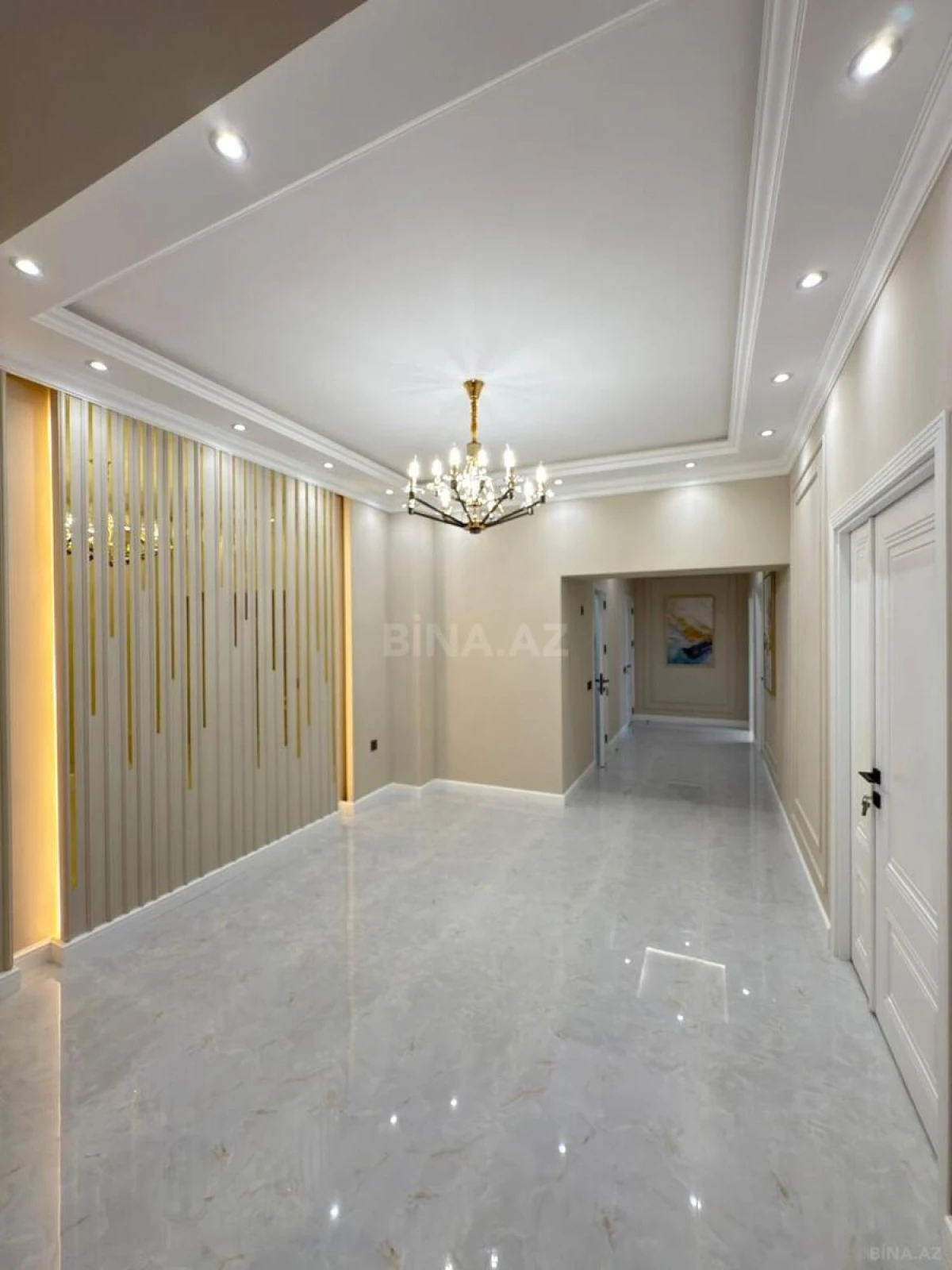 Satılır 3 otaqlı mənzil 118 m²