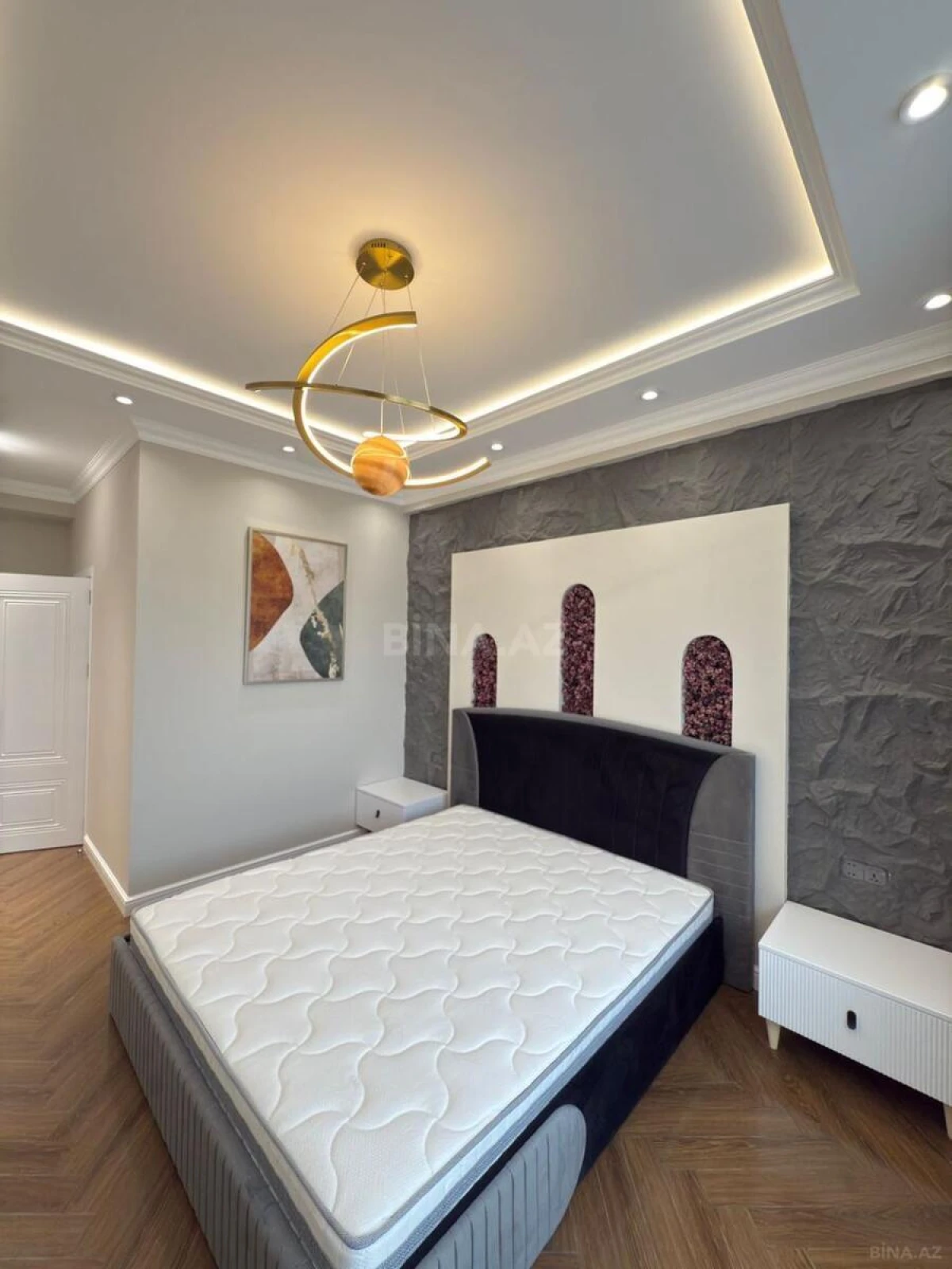 Satılır 3 otaqlı mənzil 118 m²