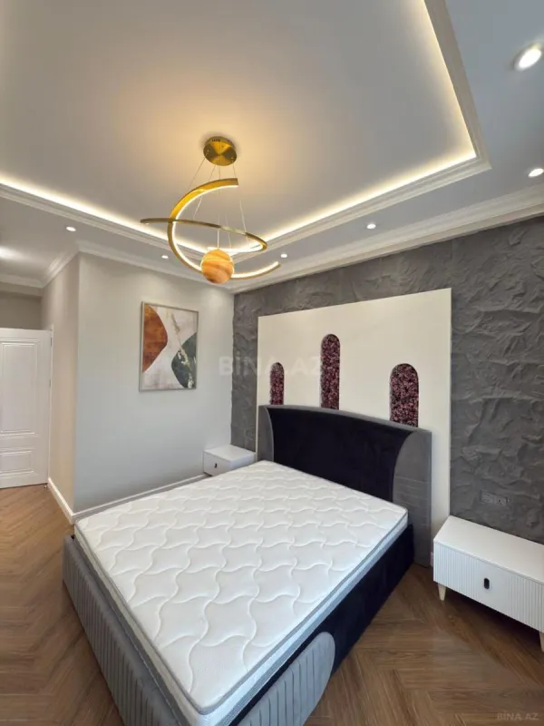 Satılır 3 otaqlı mənzil 118 m²