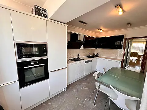 Kirayə verilir 3 otaqlı mənzil 110 m²