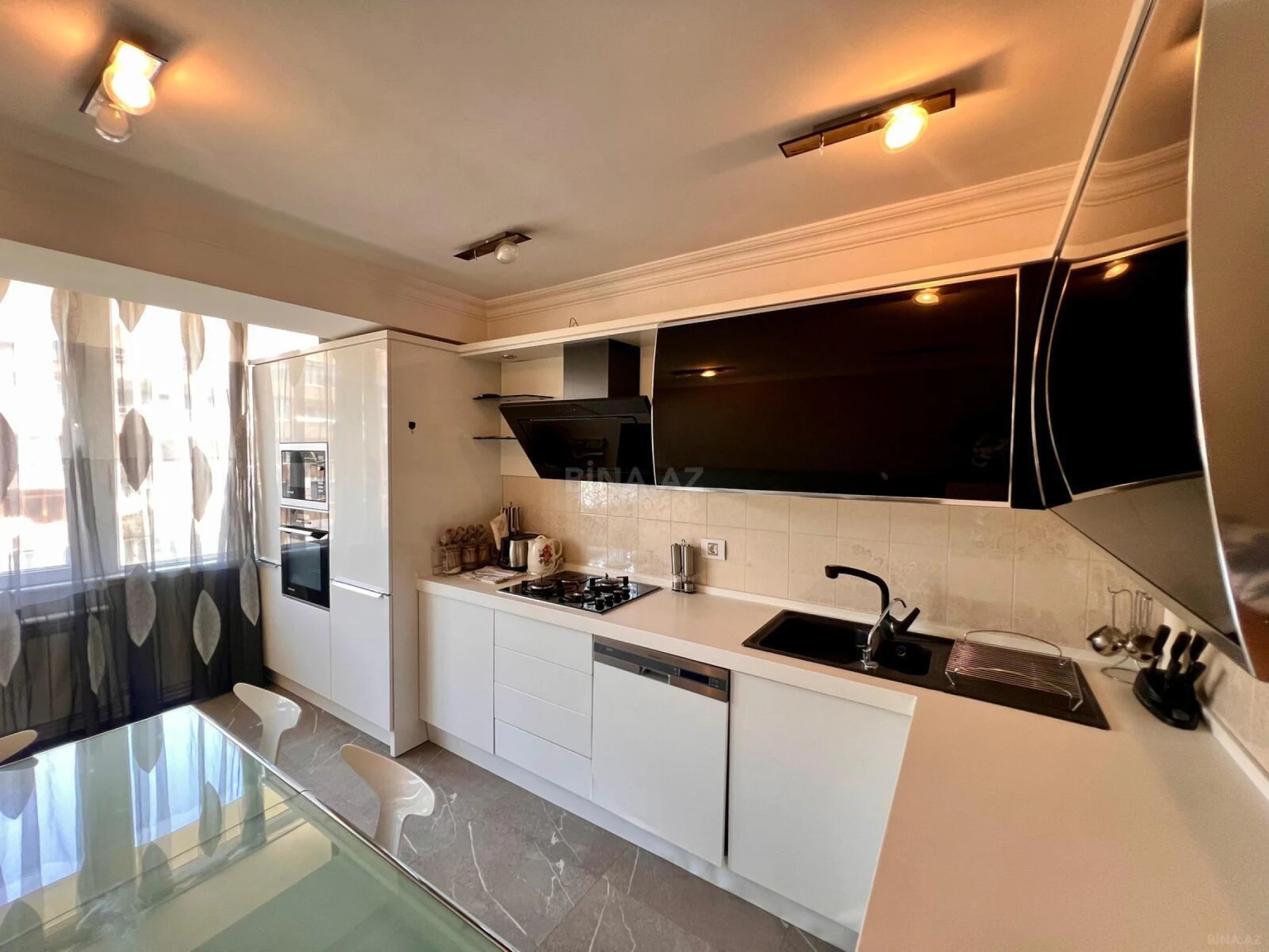 Kirayə verilir 3 otaqlı mənzil 110 m²
