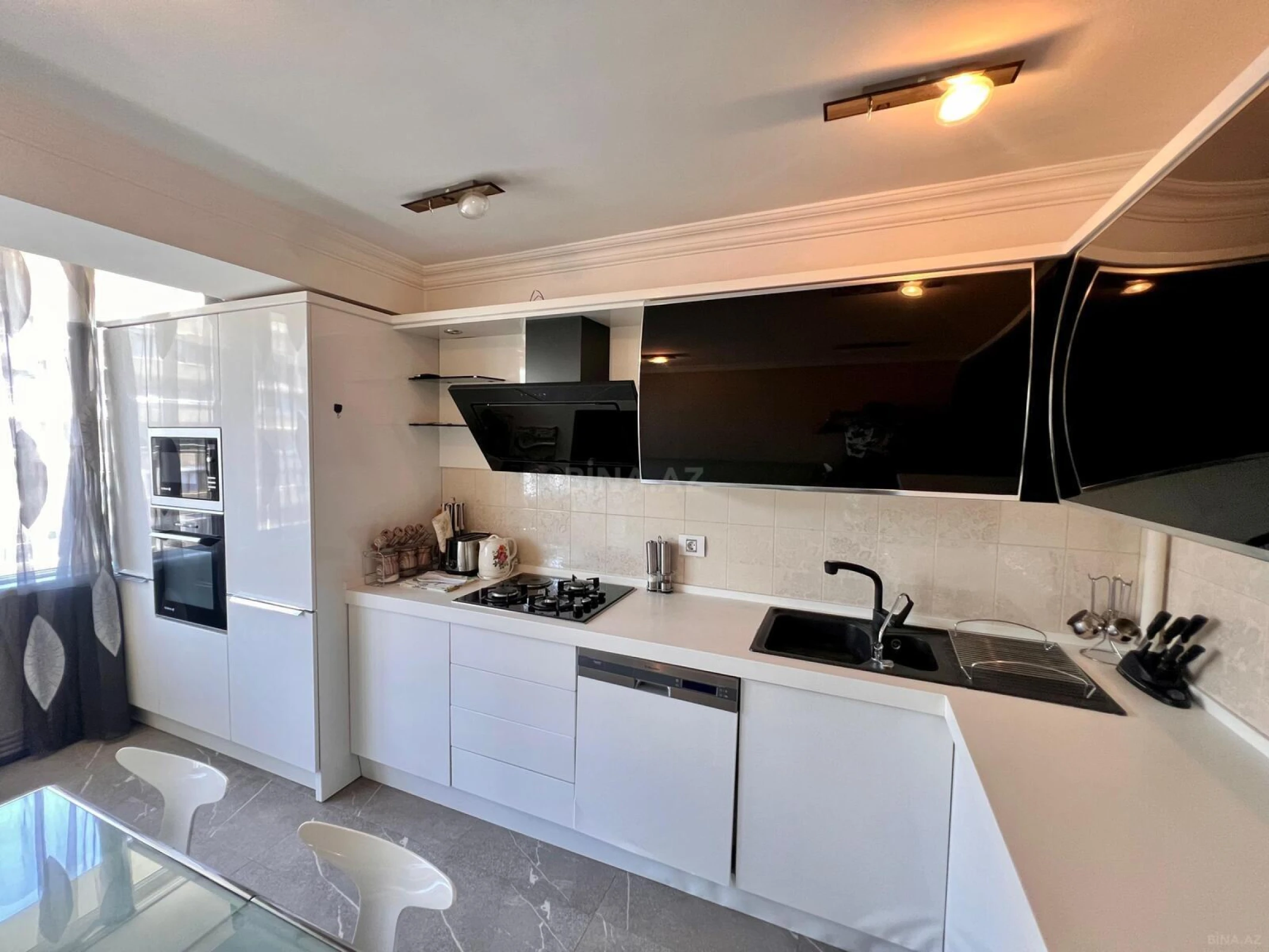 Kirayə verilir 3 otaqlı mənzil 110 m²