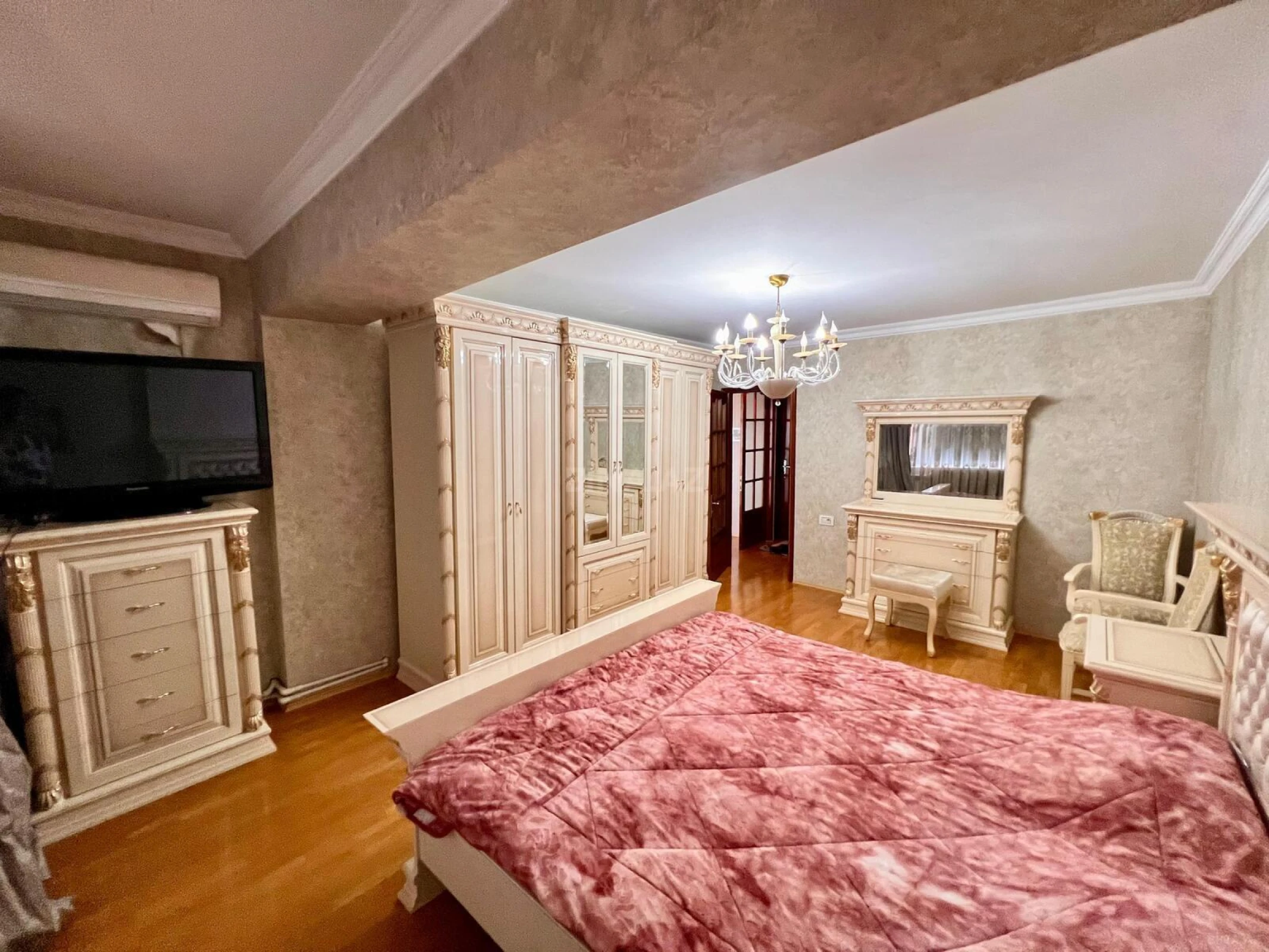 Kirayə verilir 3 otaqlı mənzil 110 m²