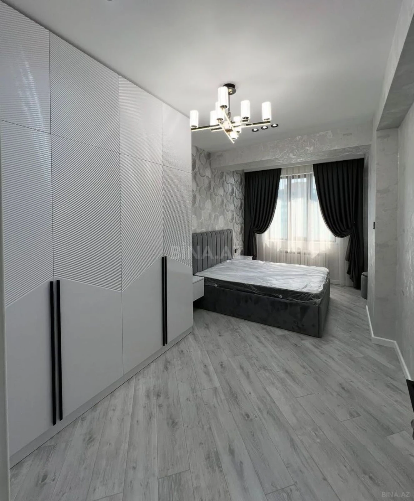 Satılır 3 otaqlı mənzil 107 m²