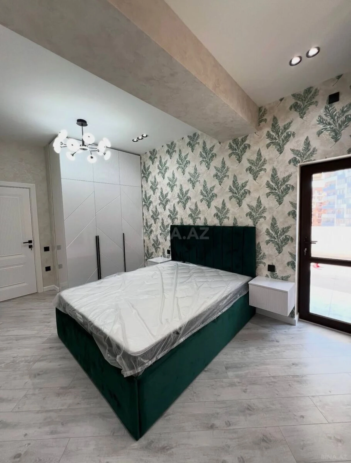 Satılır 3 otaqlı mənzil 107 m²