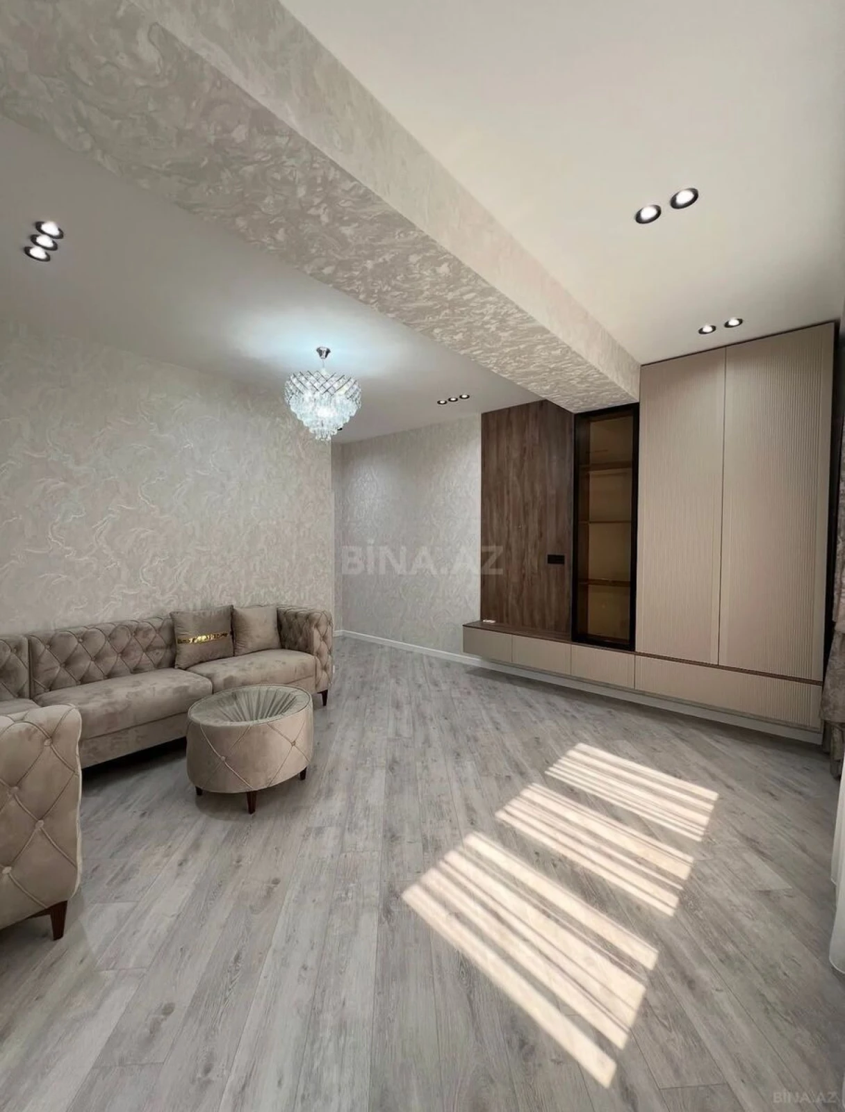 Satılır 3 otaqlı mənzil 107 m²