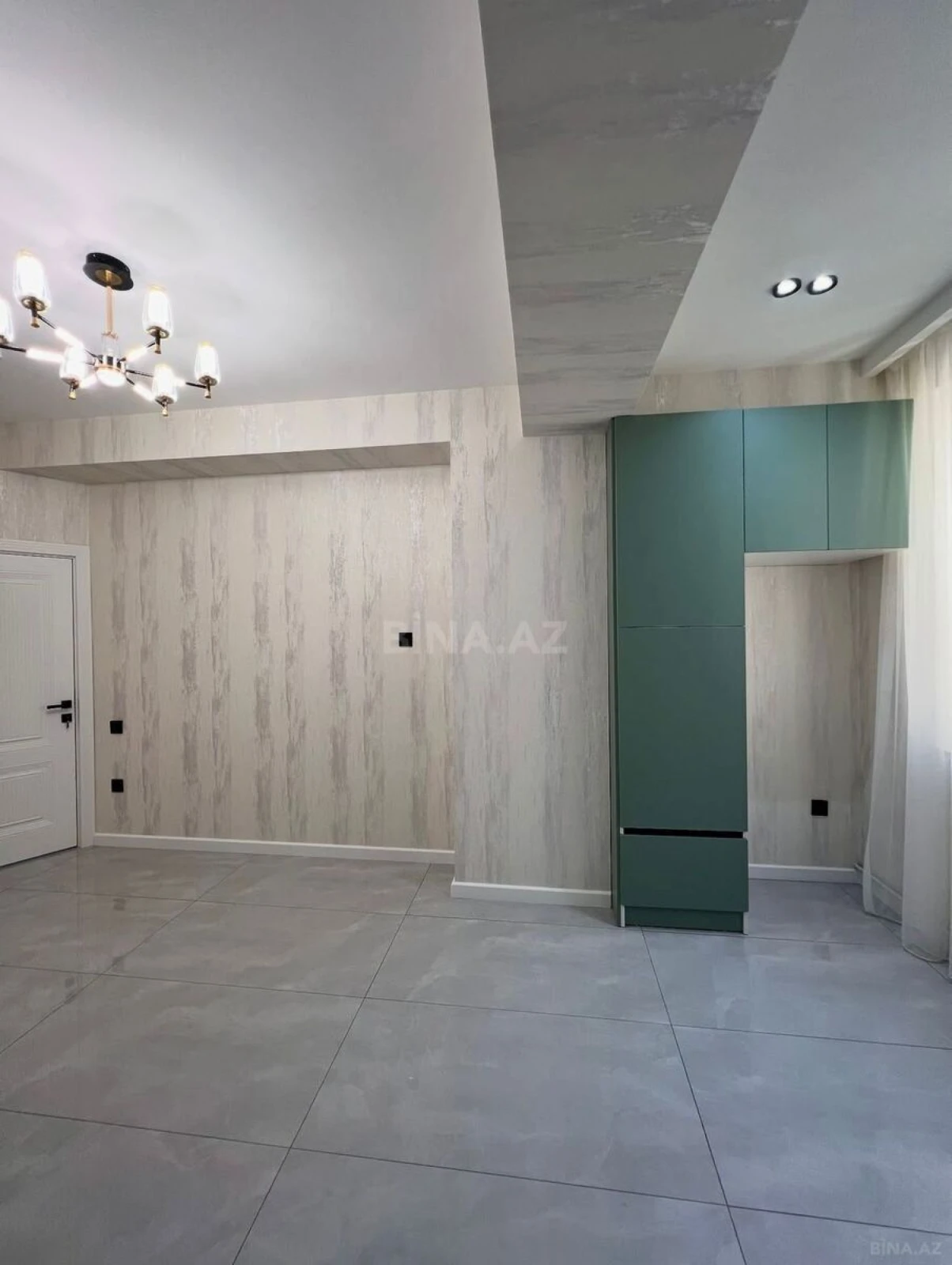 Satılır 3 otaqlı mənzil 107 m²