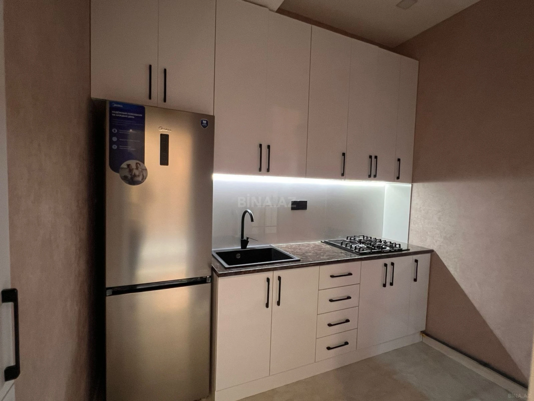 Kirayə verilir 2 otaqlı mənzil 65 m²