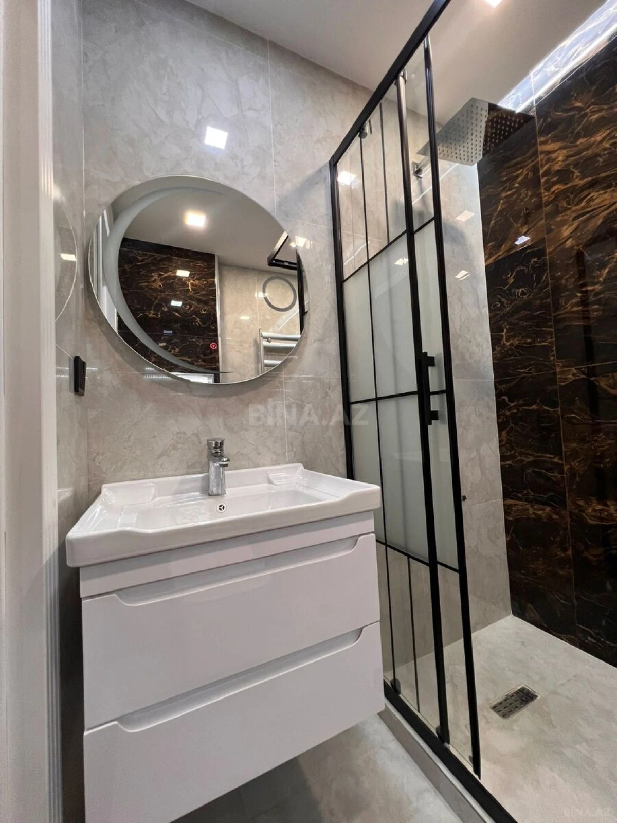 Kirayə verilir 2 otaqlı mənzil 65 m²