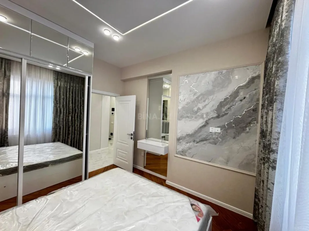 Satılır 2 otaqlı mənzil 75.7 m²