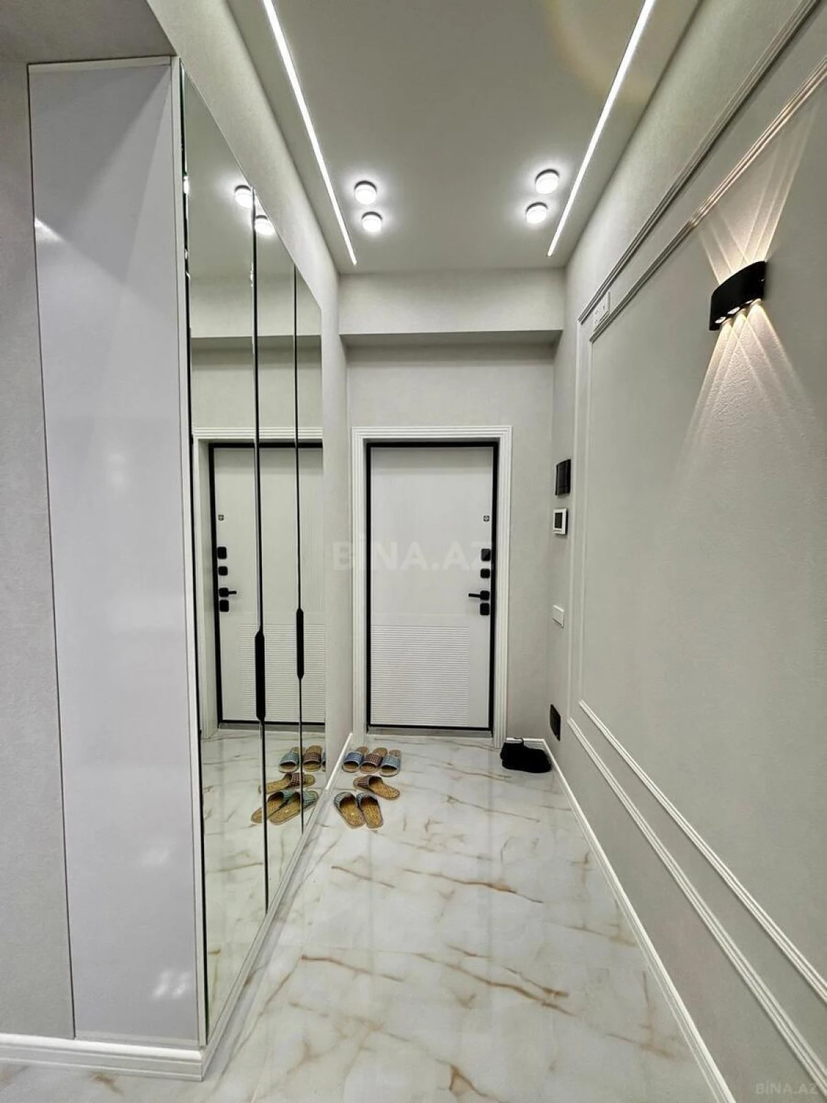 Satılır 2 otaqlı mənzil 75.7 m²