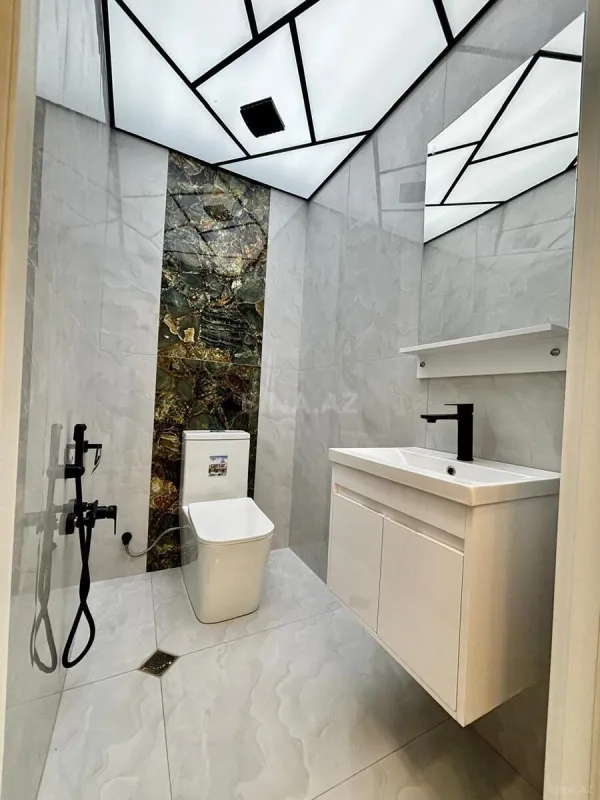 Satılır 2 otaqlı mənzil 75.7 m²