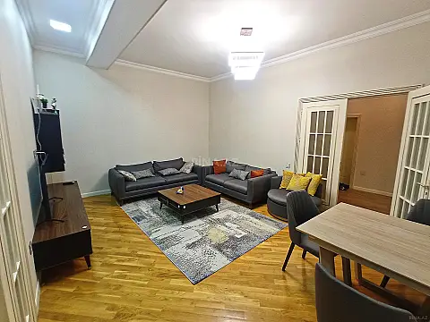Satılır 3 otaqlı mənzil 77 m²