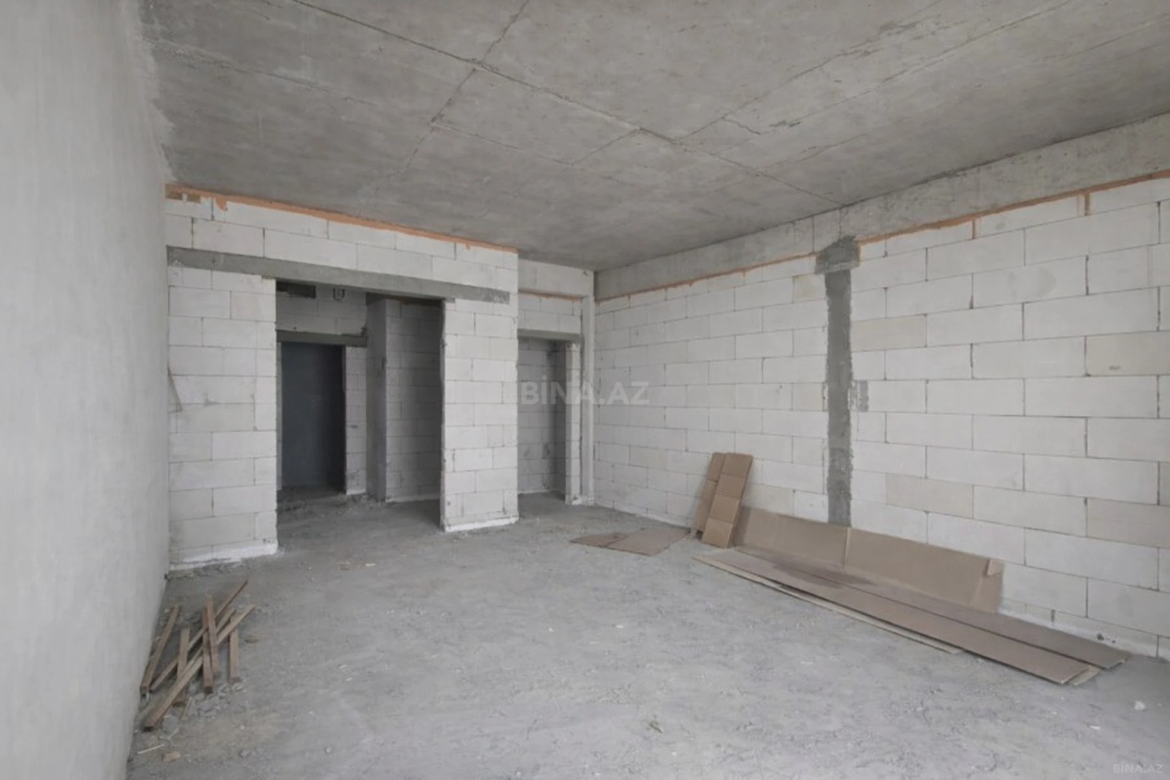 Satılır 3 otaqlı mənzil 170 m²