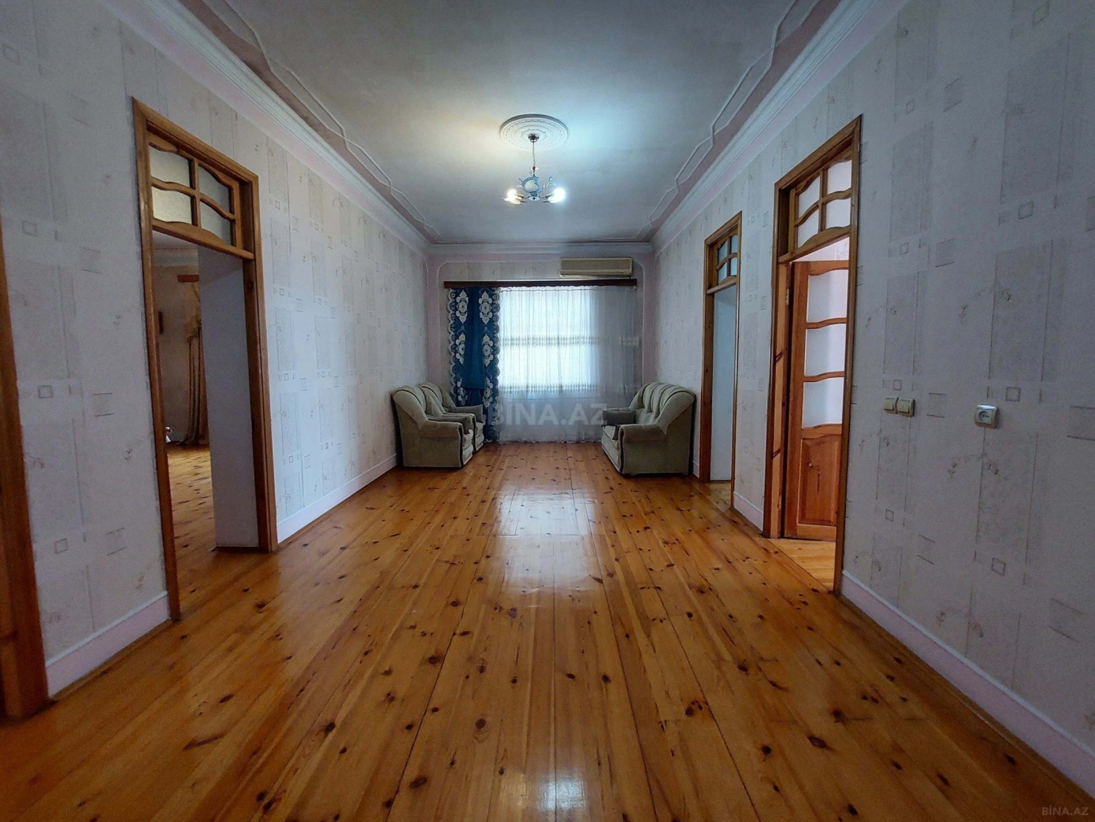 Satılır 5 otaqlı həyət evi 400 m²