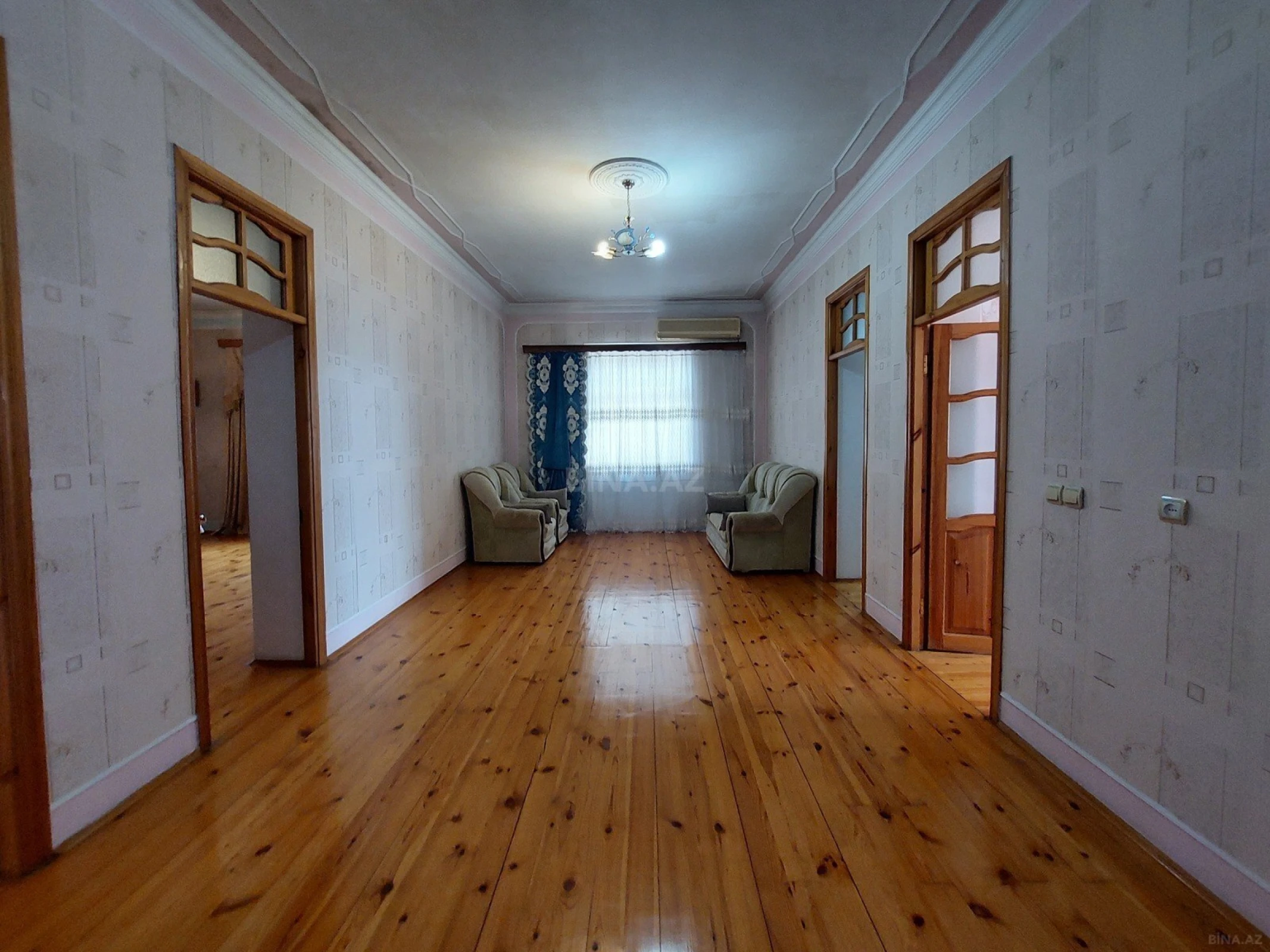 Satılır 5 otaqlı həyət evi 400 m²