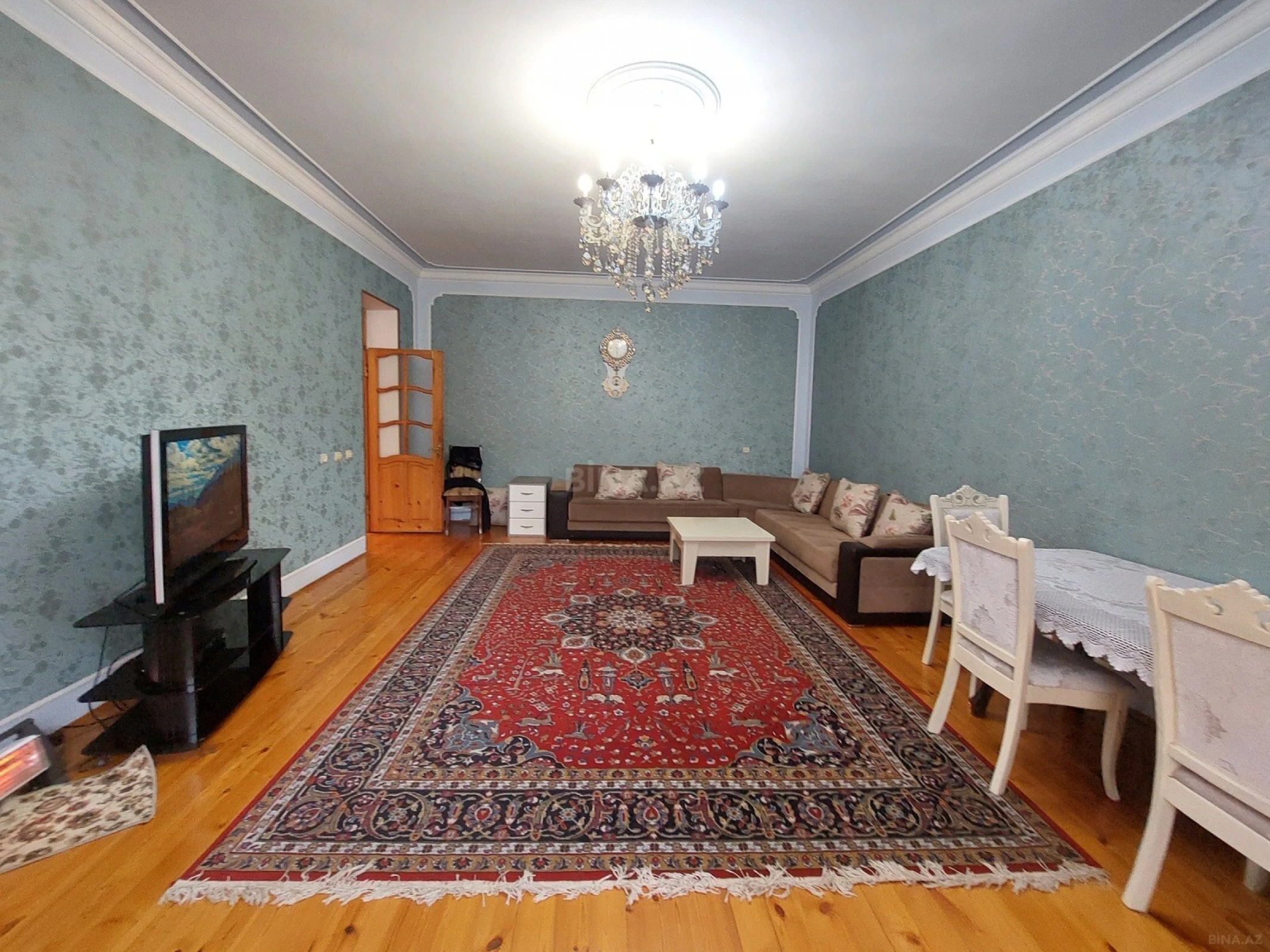 Satılır 5 otaqlı həyət evi 400 m²