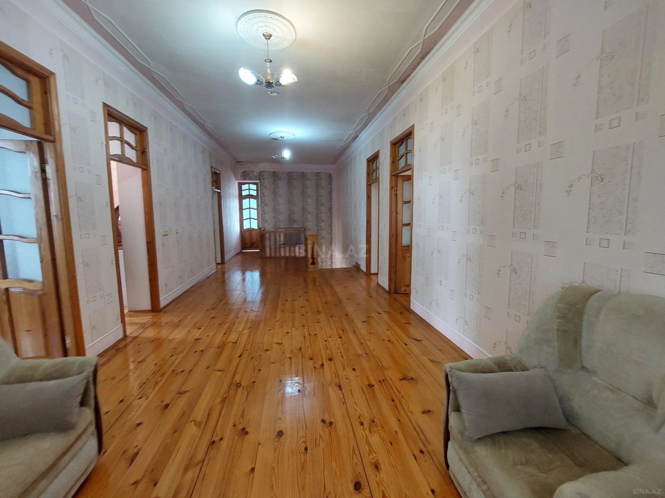 Satılır 5 otaqlı həyət evi 400 m²