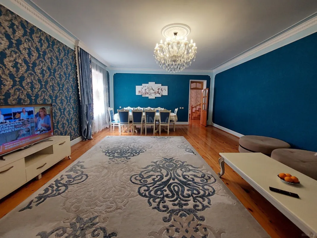 Satılır 5 otaqlı həyət evi 400 m²