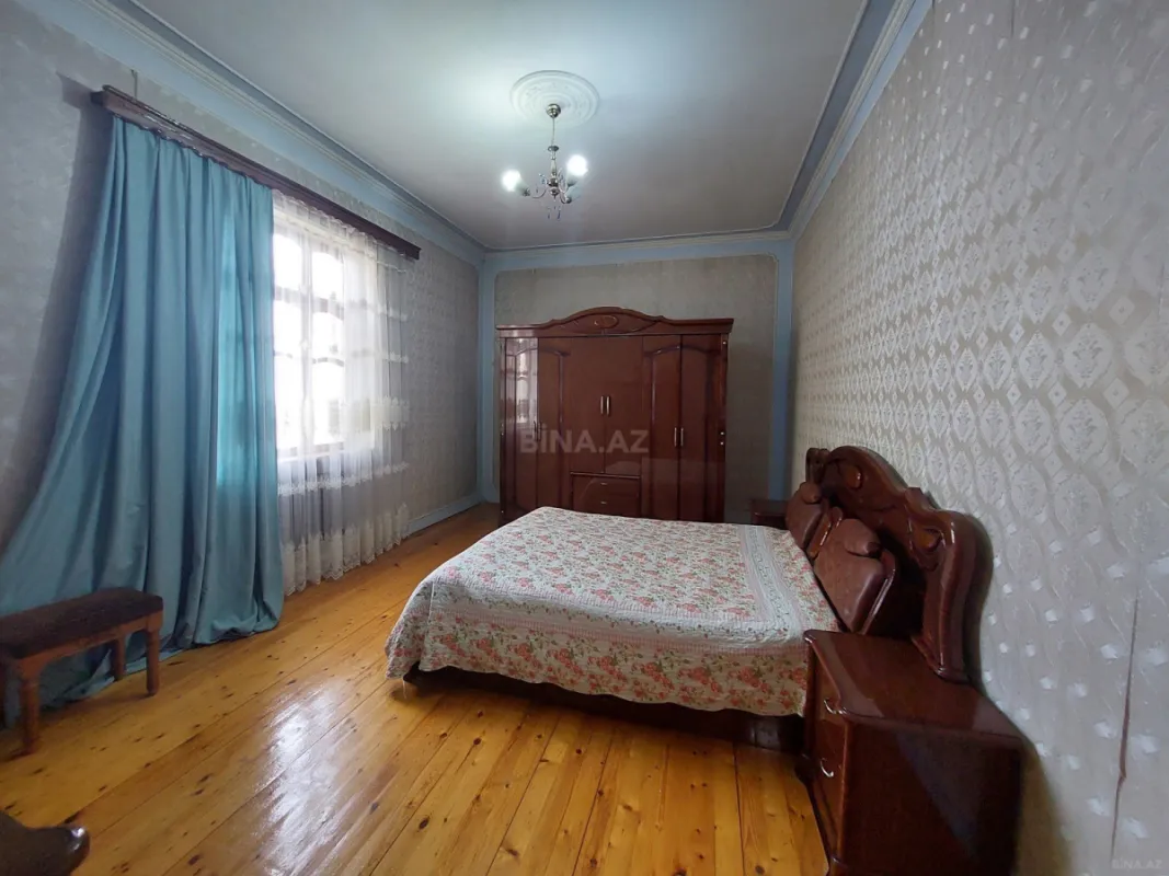 Satılır 5 otaqlı həyət evi 400 m²