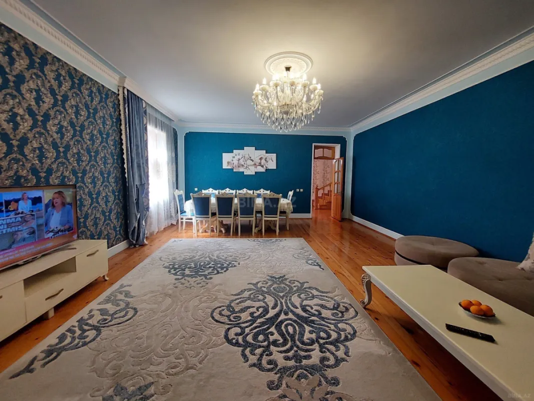 Satılır 5 otaqlı həyət evi 400 m²