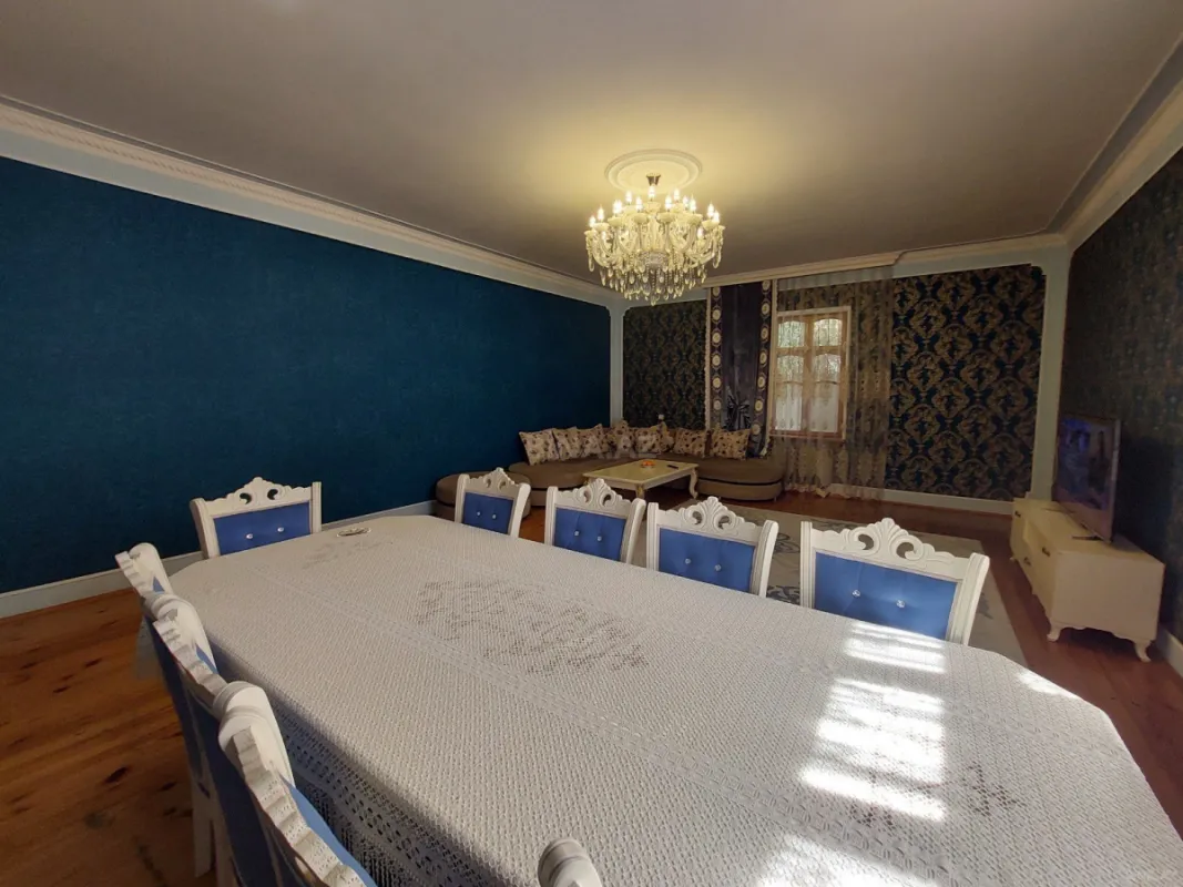 Satılır 5 otaqlı həyət evi 400 m²