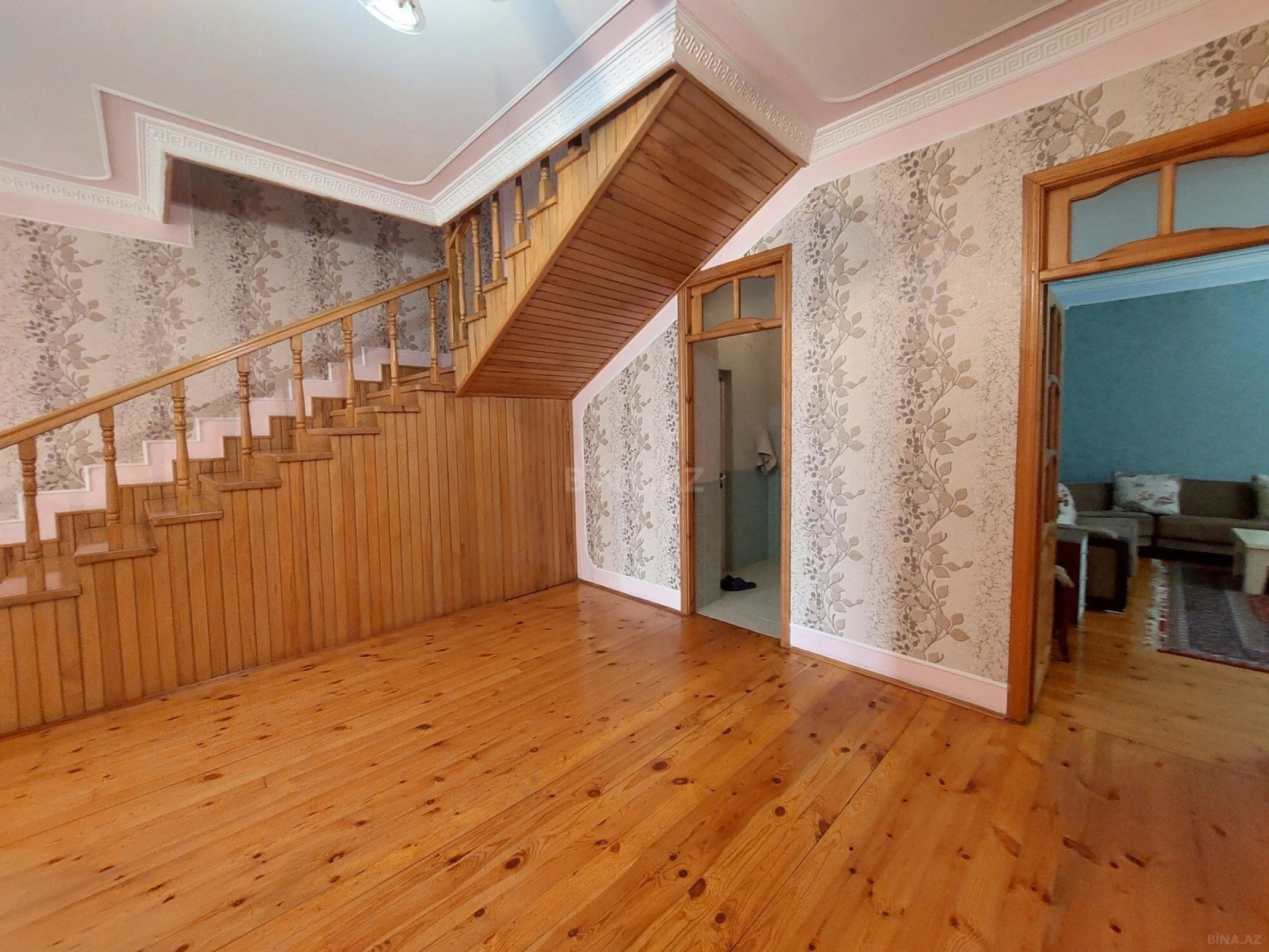 Satılır 5 otaqlı həyət evi 400 m²