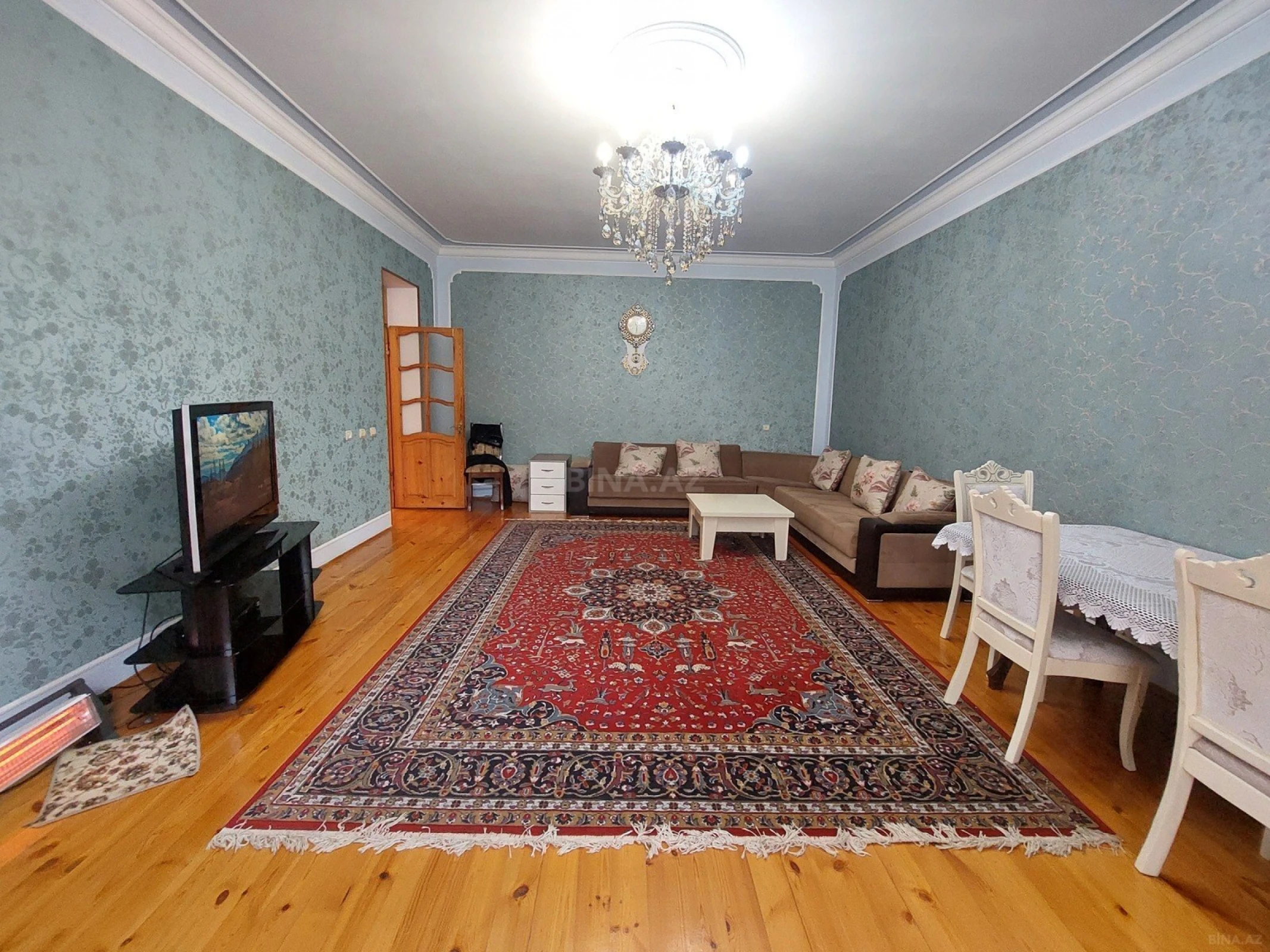 Satılır 5 otaqlı həyət evi 400 m²