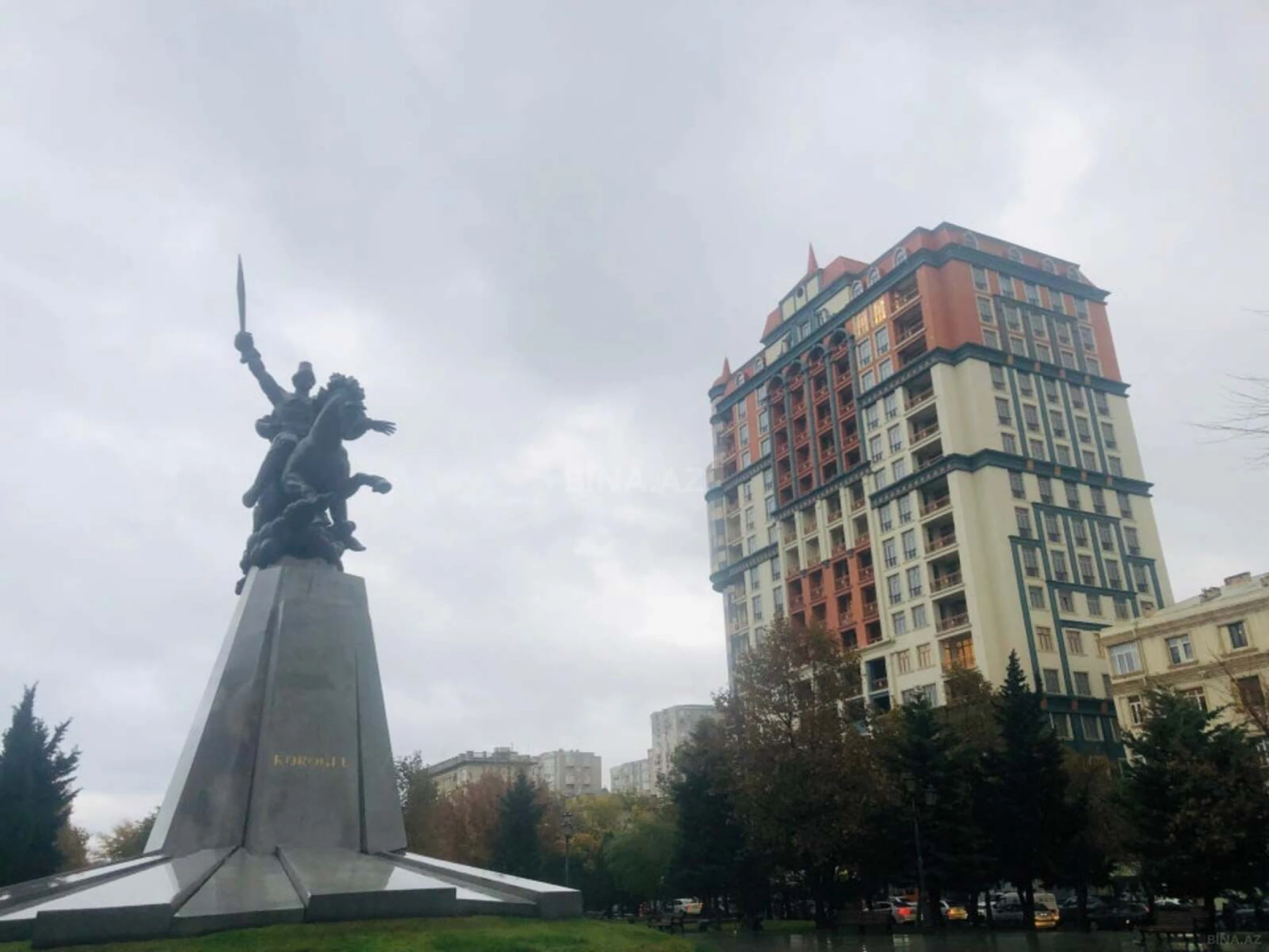 Satılır 2 otaqlı mənzil 94 m²