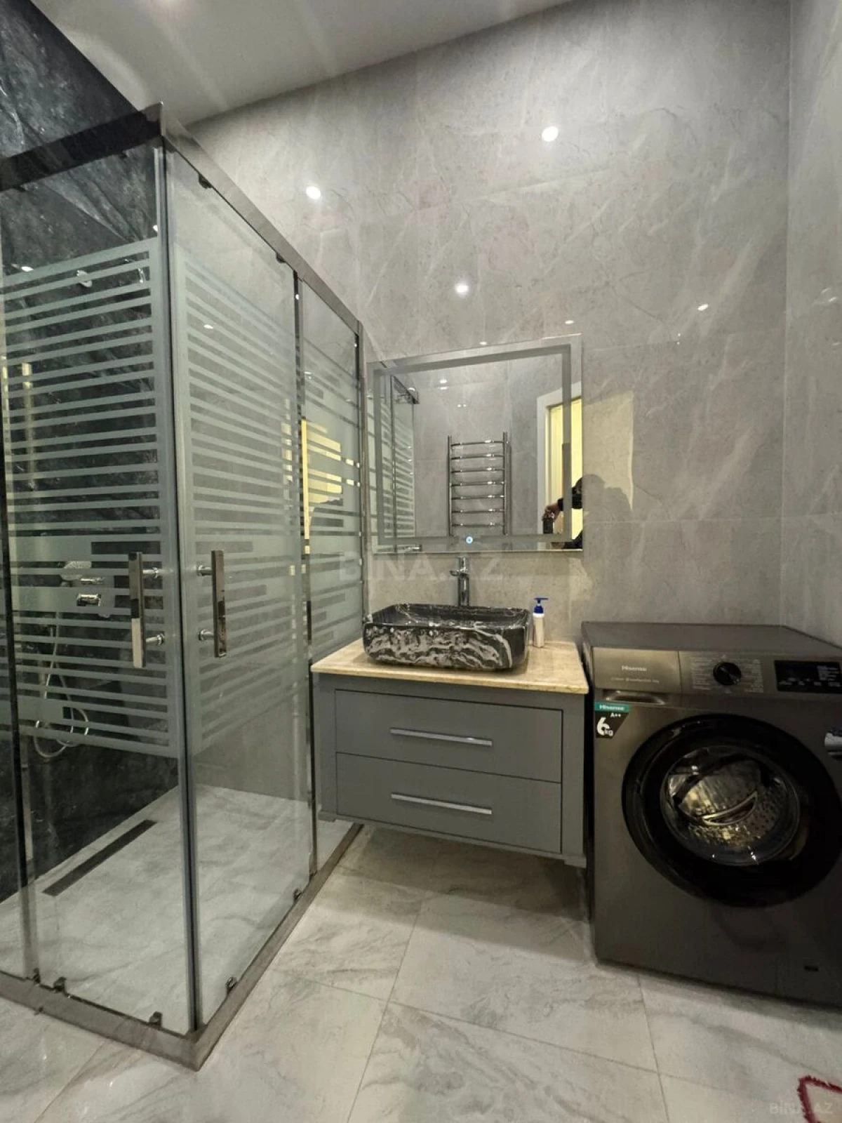 Satılır 2 otaqlı mənzil 94 m²