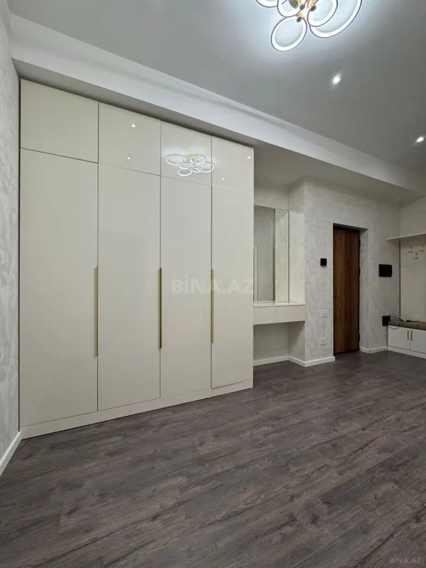 Satılır 2 otaqlı mənzil 94 m²